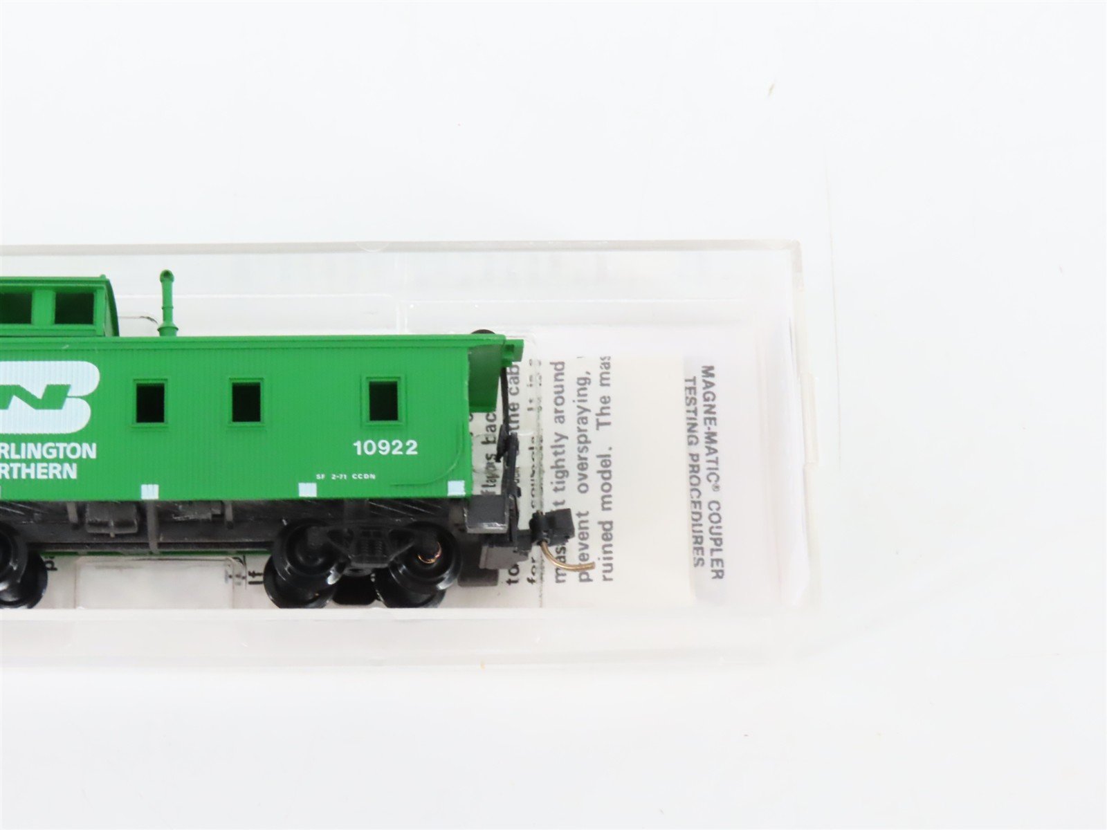 N Micro-Trains MTL 51090 BN Burlington Northern Offset Cupola Caboose #10922