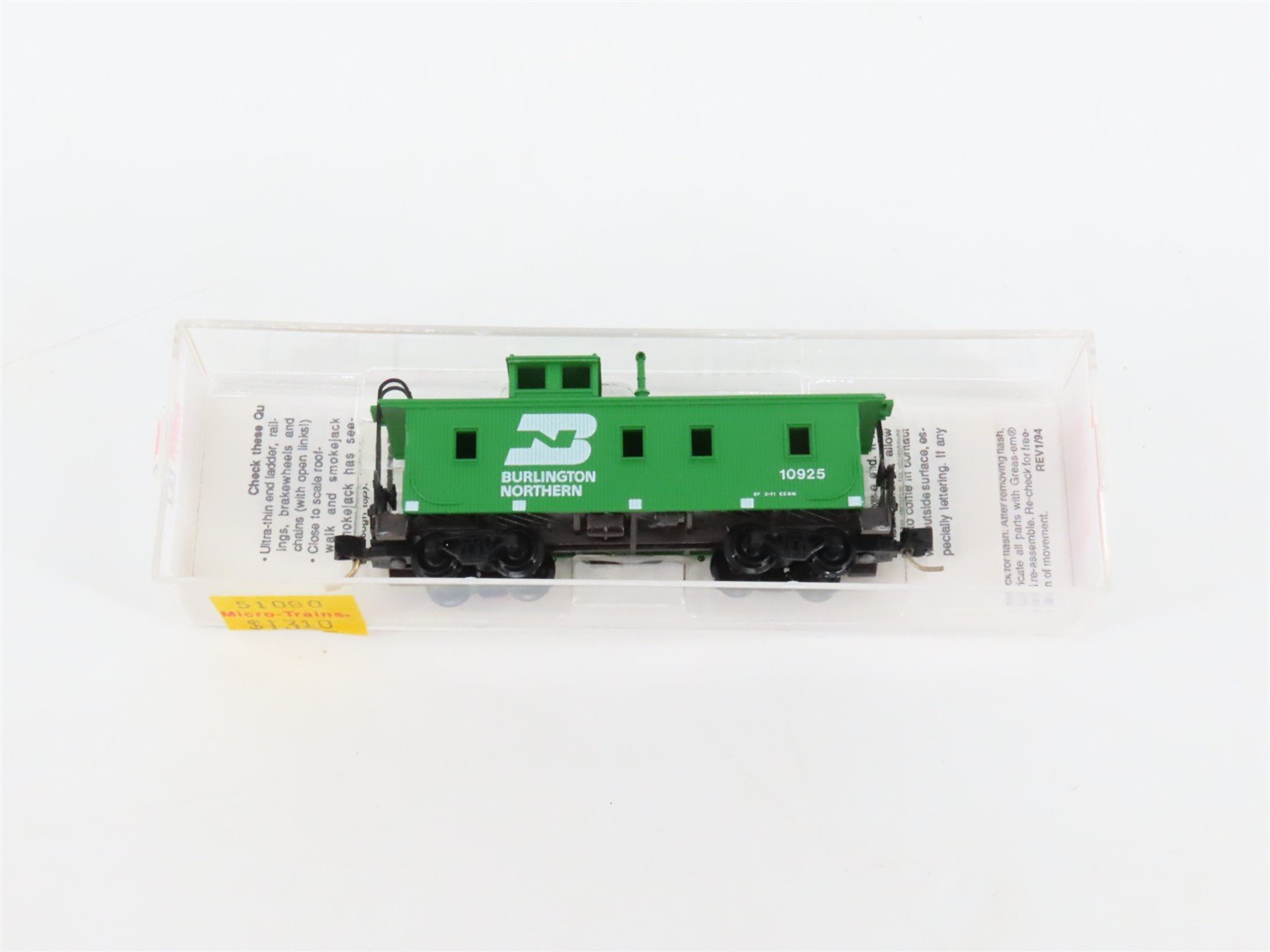 N Micro-Trains MTL 51090 BN Burlington Northern Offset Cupola Caboose #10925
