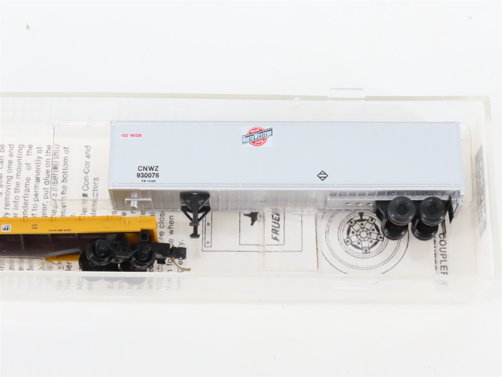 N Scale Micro-Trains MTL 64024 CNW 57' TOFC Flat Car #780516 w/ 45' Trailer