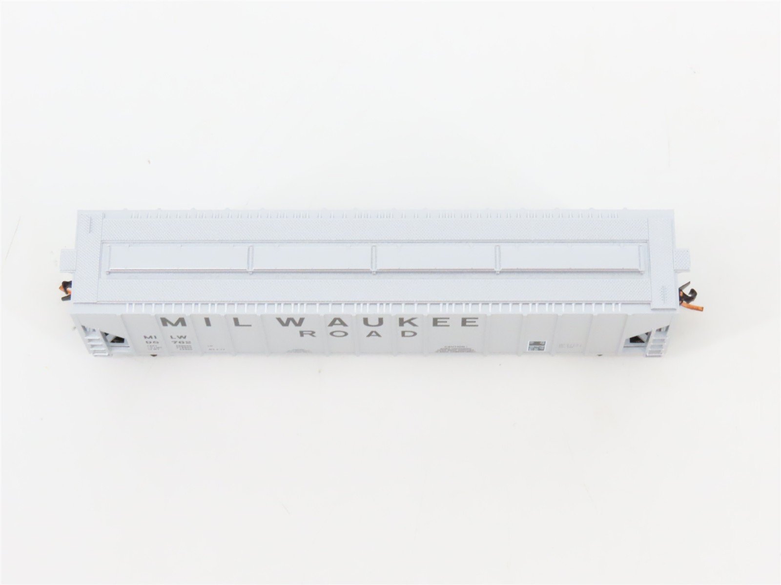 N Micro-Trains MTL 09900050 MILW Milwaukee Road 3-Bay Covered Hopper #98762