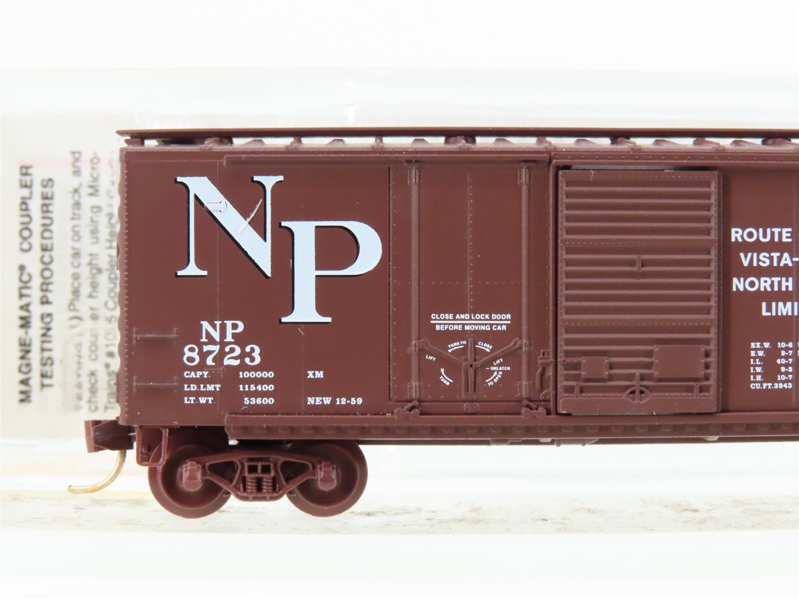 N Scale Micro-Trains MTL 22040 NP Northern Pacific 40' Standard Boxcar #8723