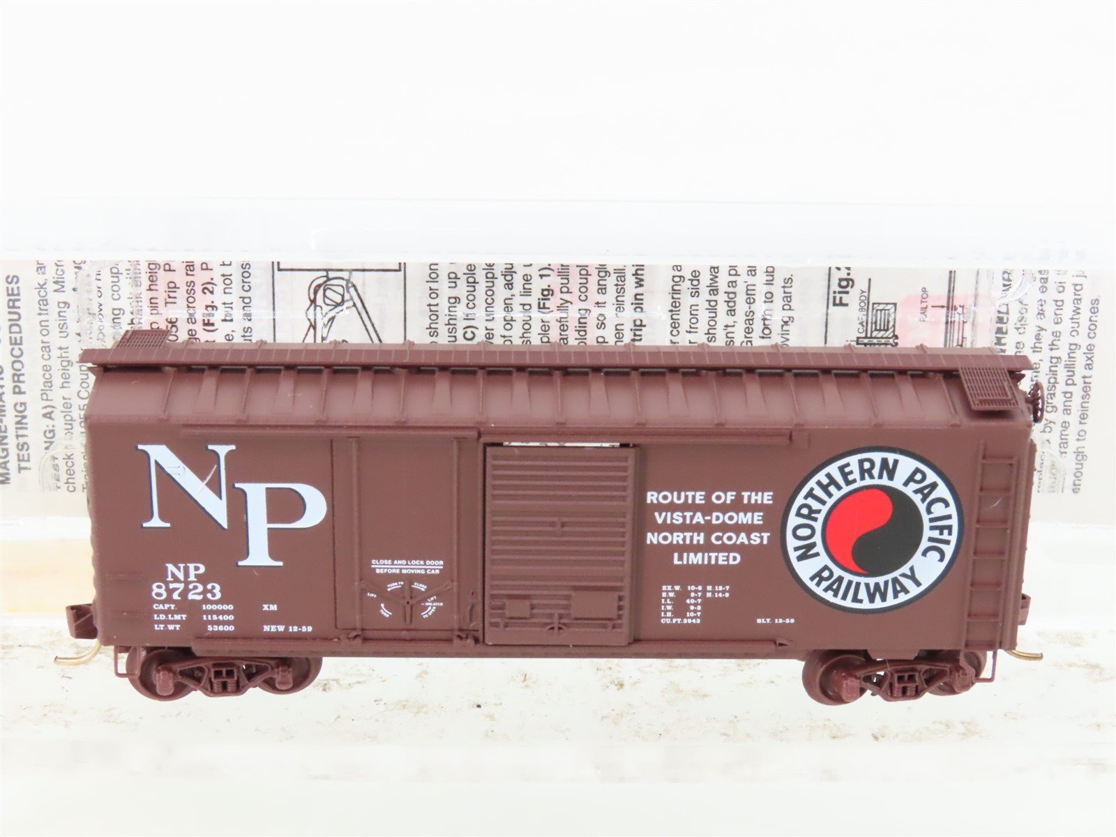 N Scale Micro-Trains MTL 22040 NP Northern Pacific 40' Standard Boxcar #8723
