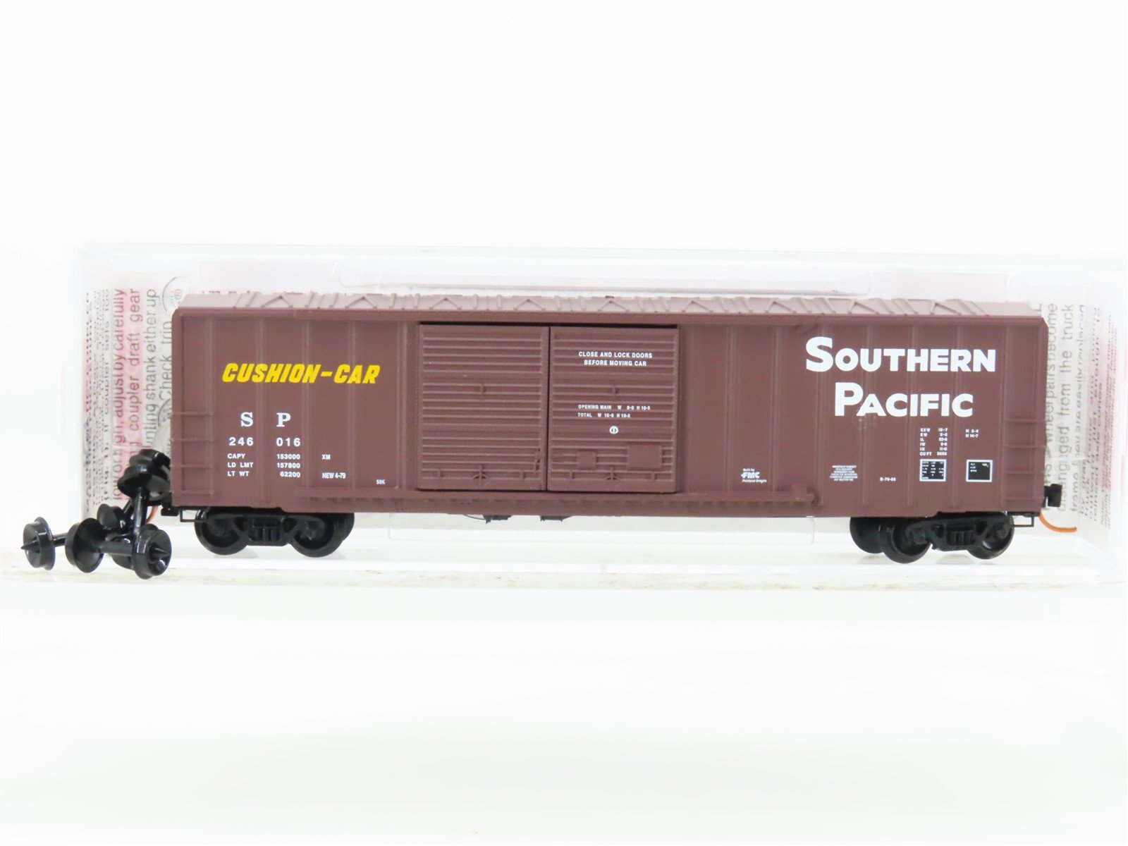 N Micro-Trains MTL 03000050 SP Southern Pacific 50' Standard Boxcar #246016