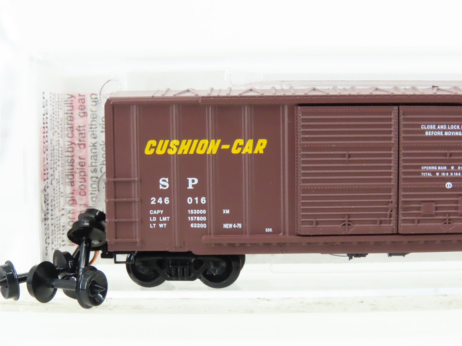 N Micro-Trains MTL 03000050 SP Southern Pacific 50' Standard Boxcar #246016