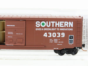 N Scale Micro-Trains 03700030 Southern 50' Standard Boxcar #43039 w/Load