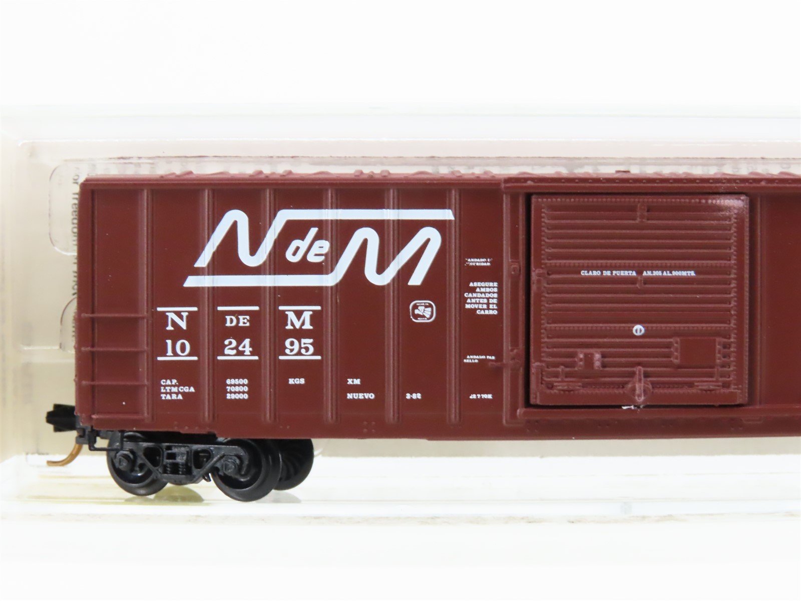N Scale Micro-Trains/Kadee 25320 NdeM Railway 50' Rib Side Boxcar #102495