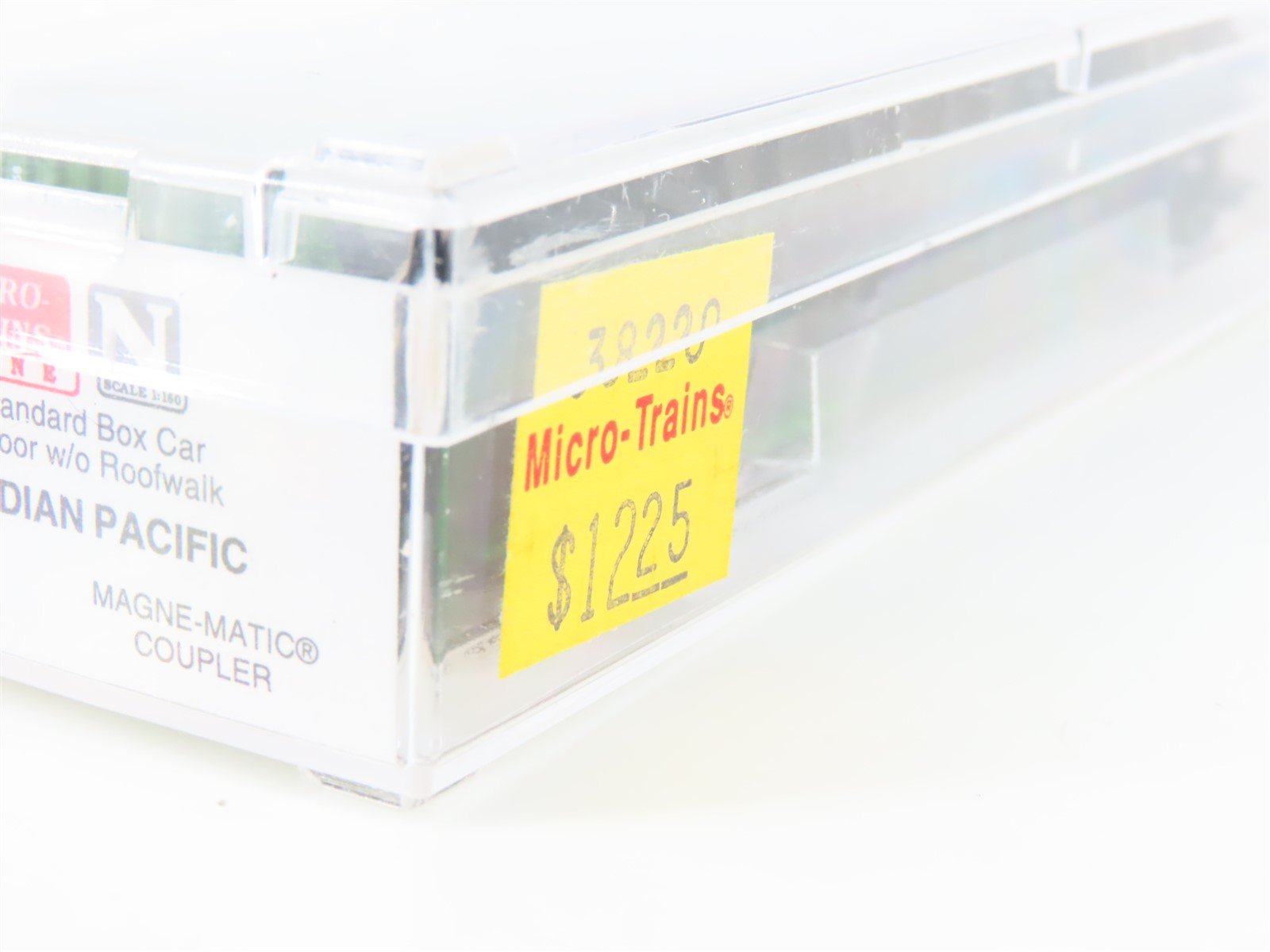 N Scale Micro-Trains MTL 38220 CP Canadian Pacific 50' Standard Boxcar #81158