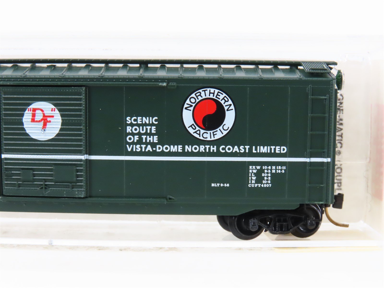 N Scale Micro-Trains MTL 31250 NP Northern Pacific 50' Standard Boxcar #1260