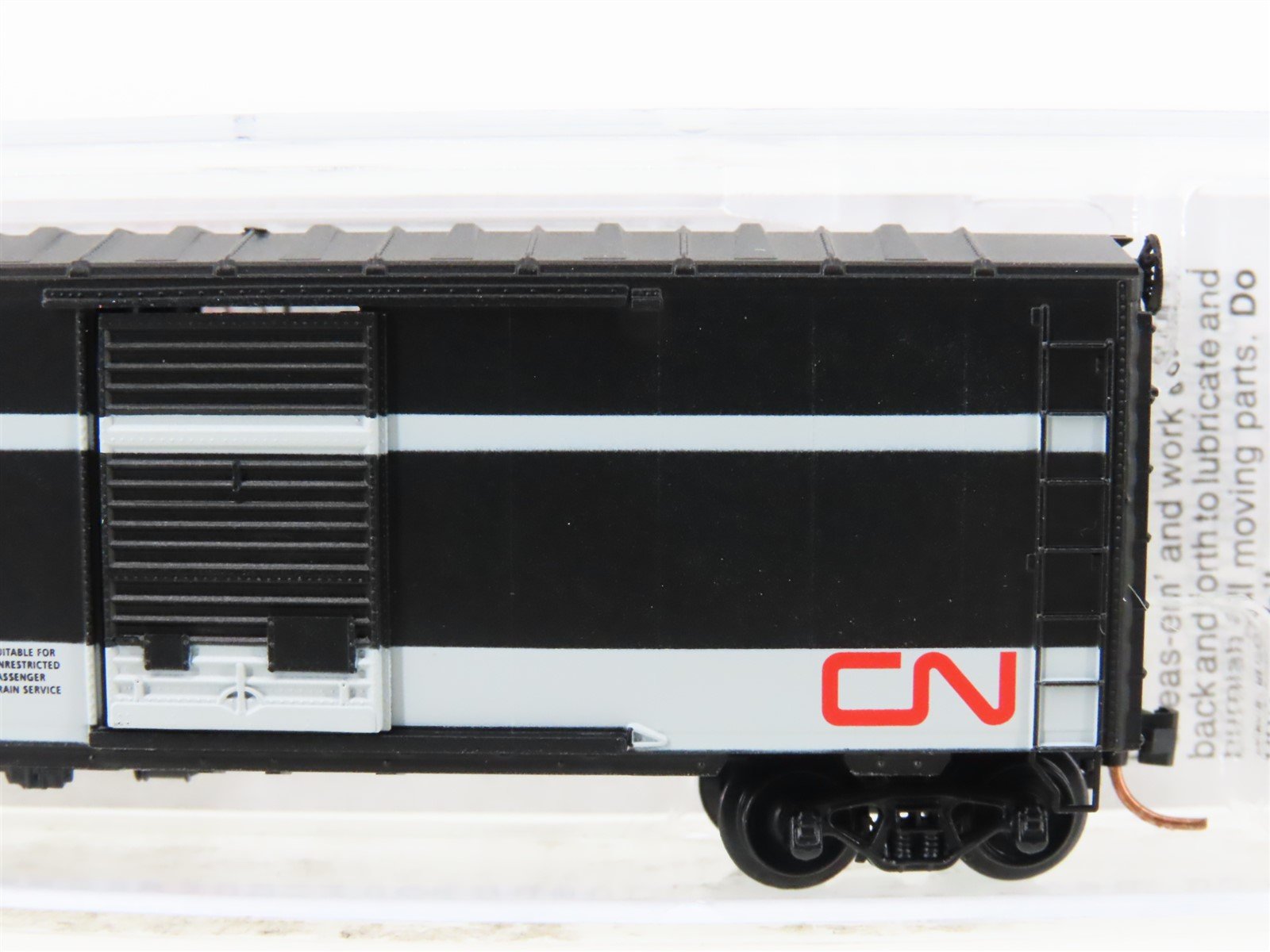 N Micro-Trains MTL 07300070 CN Canadian National 40' Standard Boxcar #11064