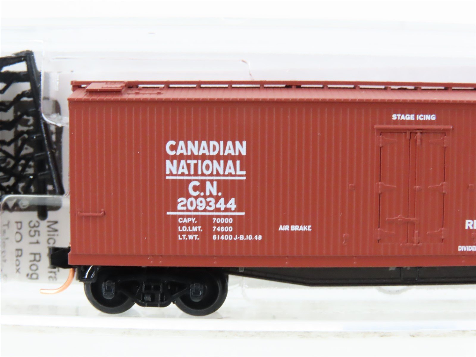 N Scale Micro-Trains MTL 47200 CN Canadian National 40' Wood Reefer #209344