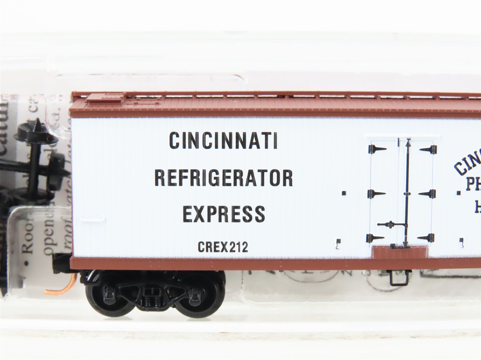 N Micro-Trains MTL 04900090 CREX Cincinnati Reefer Express 40' Wood Reefer #212