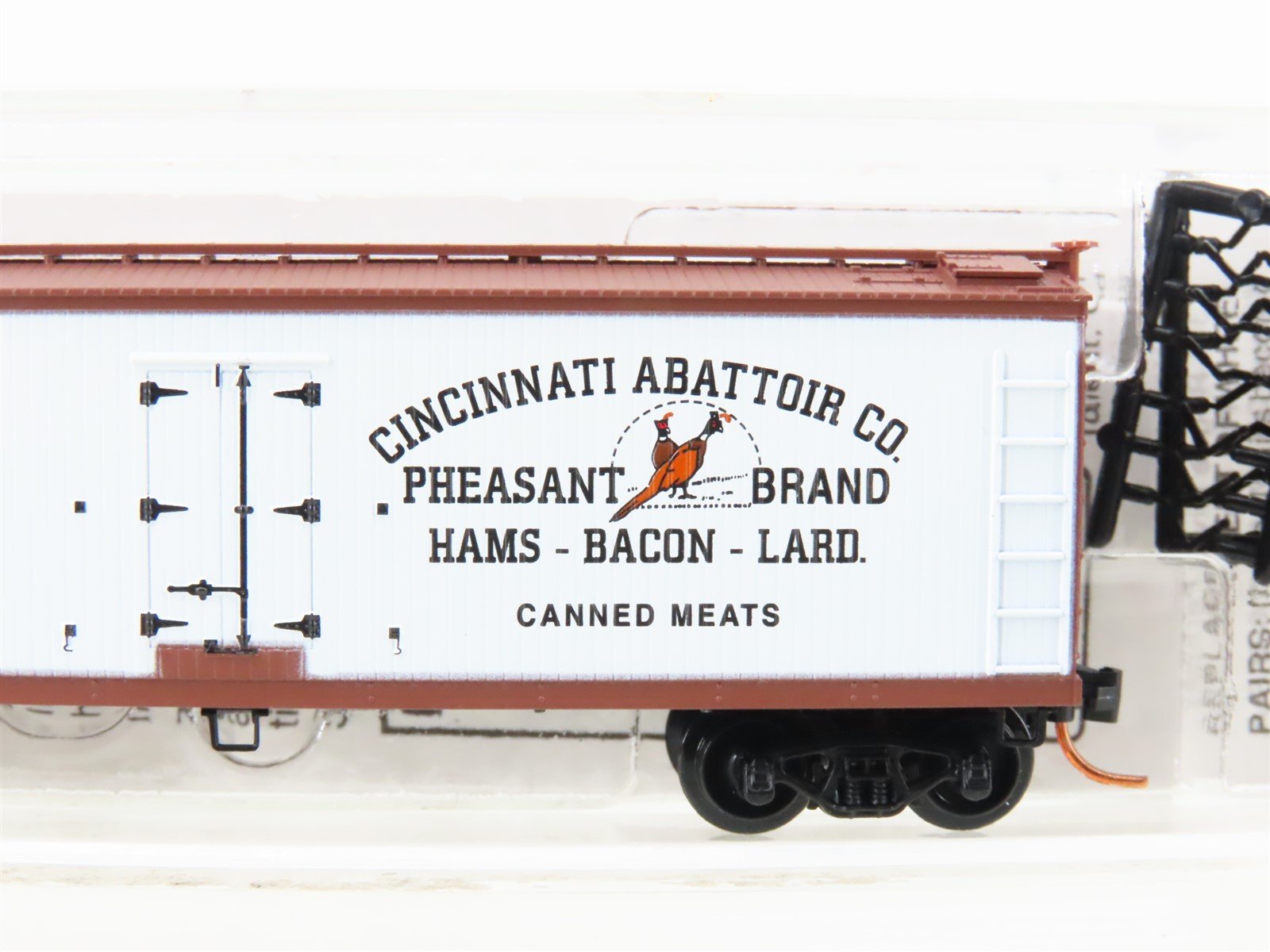 N Micro-Trains MTL 04900090 CREX Cincinnati Reefer Express 40' Wood Reefer #212