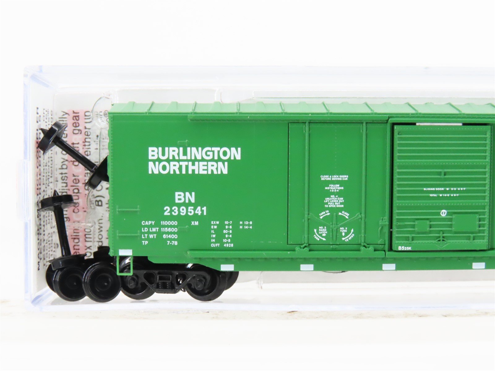 N Micro-Trains MTL 07600090 BN Burlington Northern 50' Standard Boxcar #239541