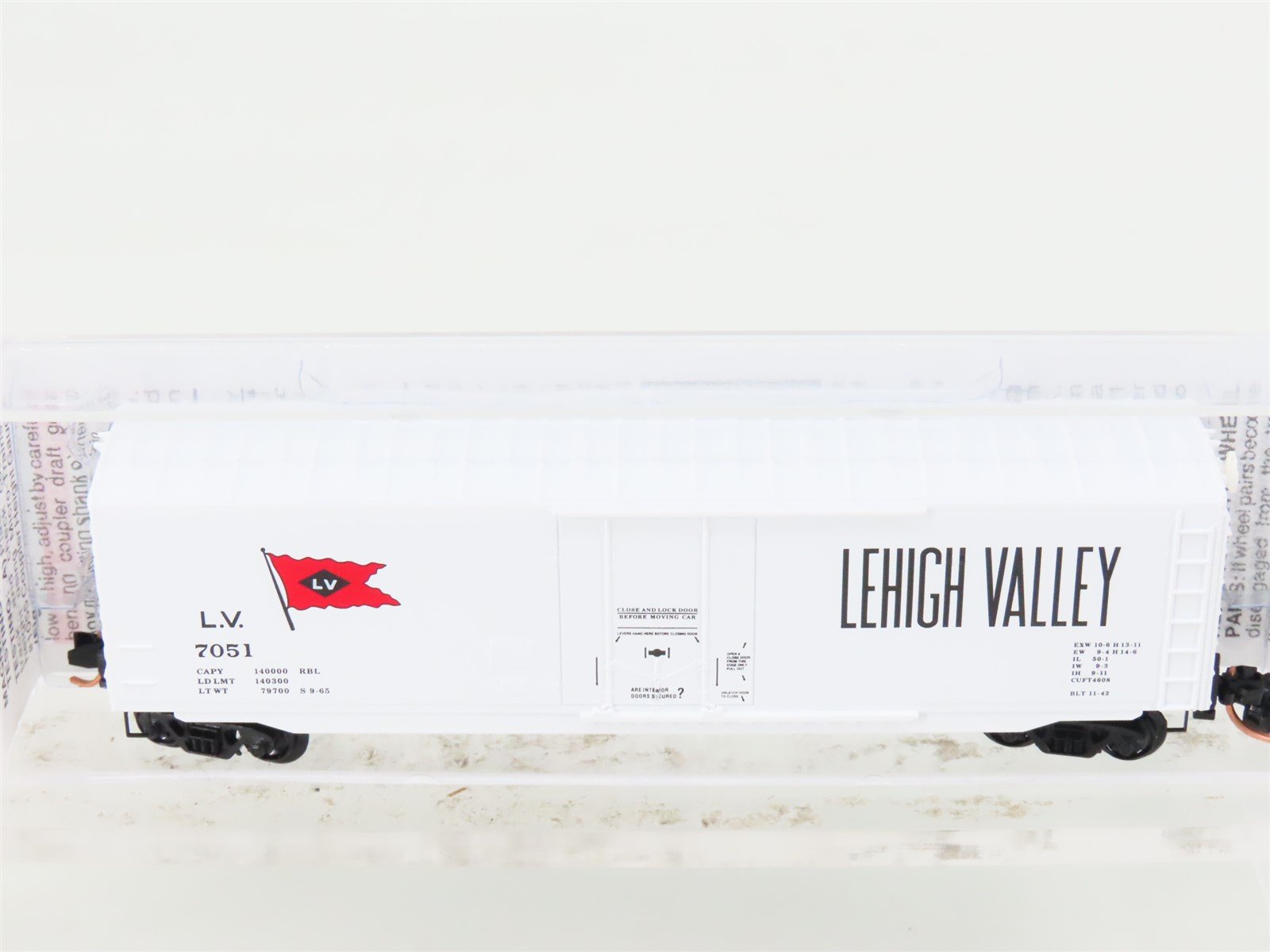 N Scale Micro-Trains MTL 38210 LV Lehigh Valley 40' Standard Boxcar #7051