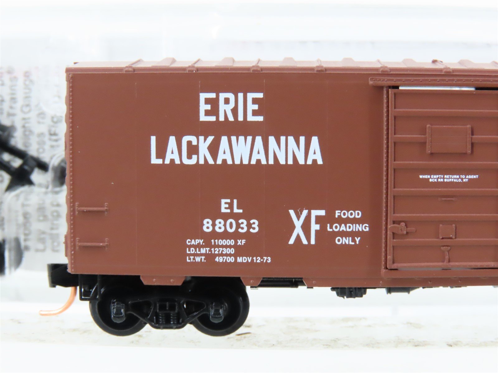 N Scale Micro-Trains MTL 73030 EL Erie Lackawanna 40' Standard Boxcar #88033