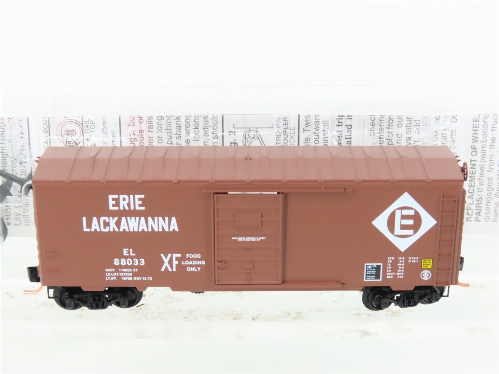 N Scale Micro-Trains MTL 73030 EL Erie Lackawanna 40' Standard Boxcar #88033