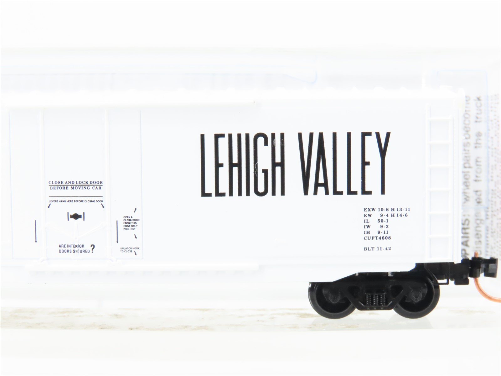 N Scale Micro-Trains MTL 38210 LV Lehigh Valley 50' Standard Boxcar #7051