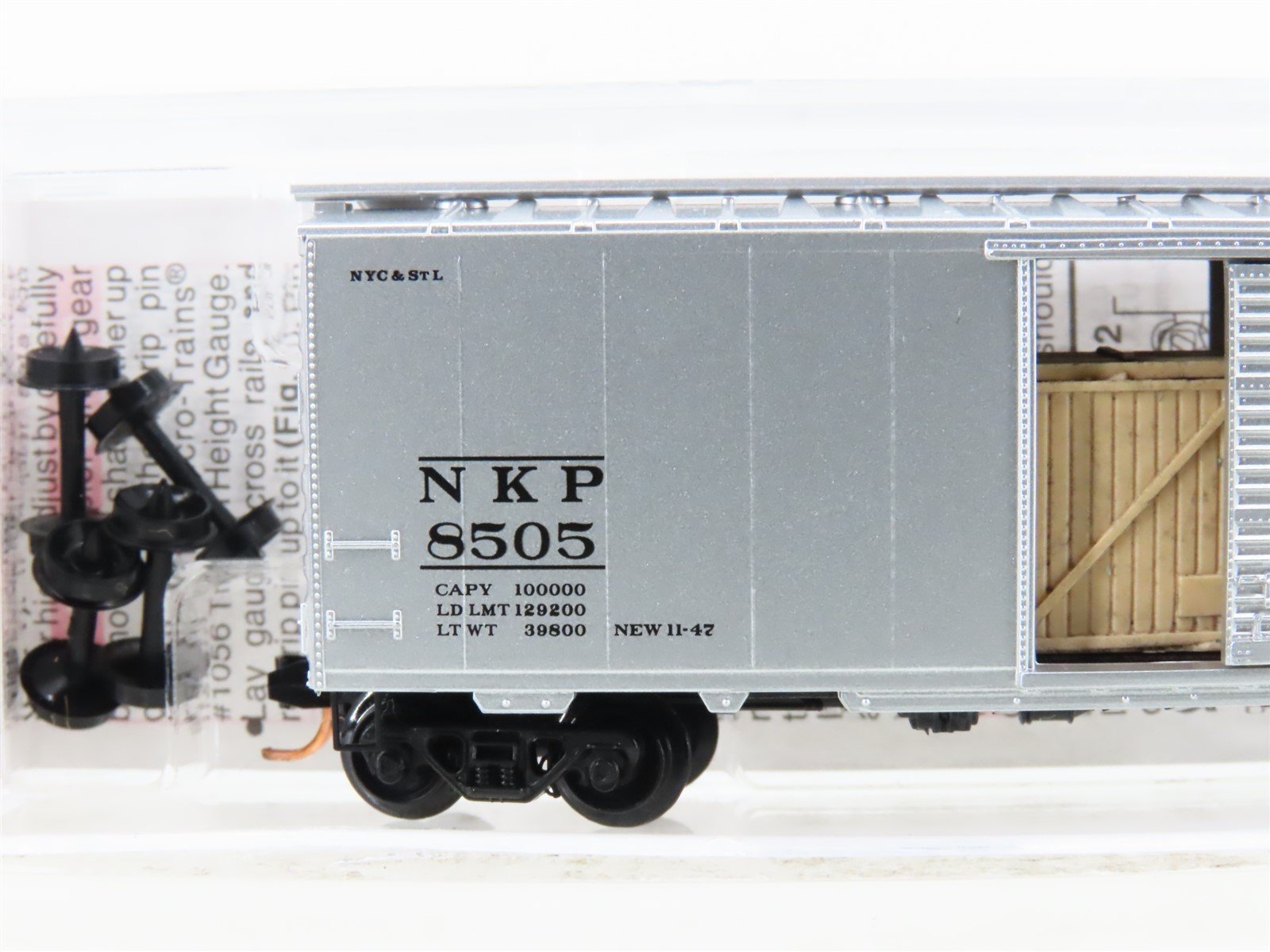 N Scale Micro-Trains MTL 02000006 NKP Nickel Plate Road 40' Box Car #8505 w/Load
