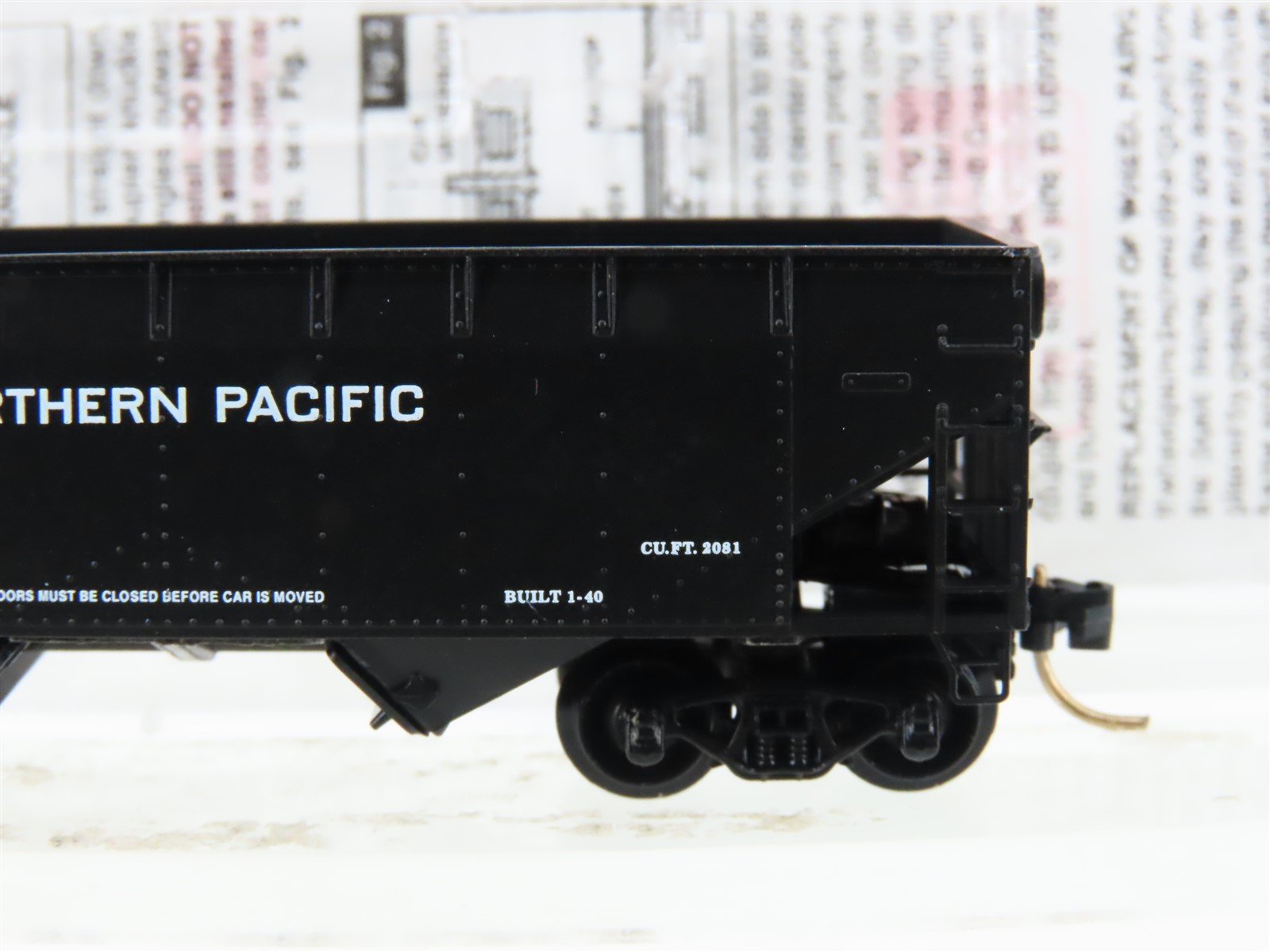 N Micro-Trains MTL 55080 NP Northern Pacific 2-Bay Offset-Side Hopper #70224