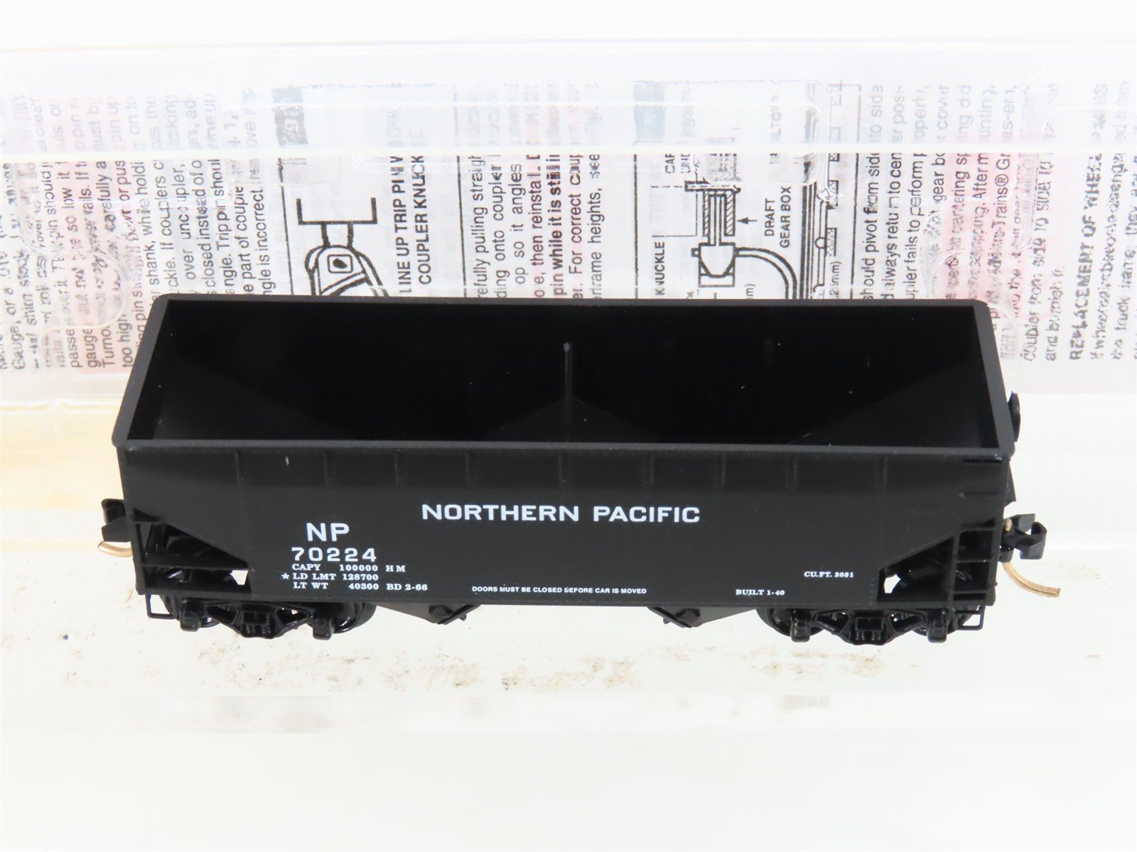 N Micro-Trains MTL 55080 NP Northern Pacific 2-Bay Offset-Side Hopper #70224