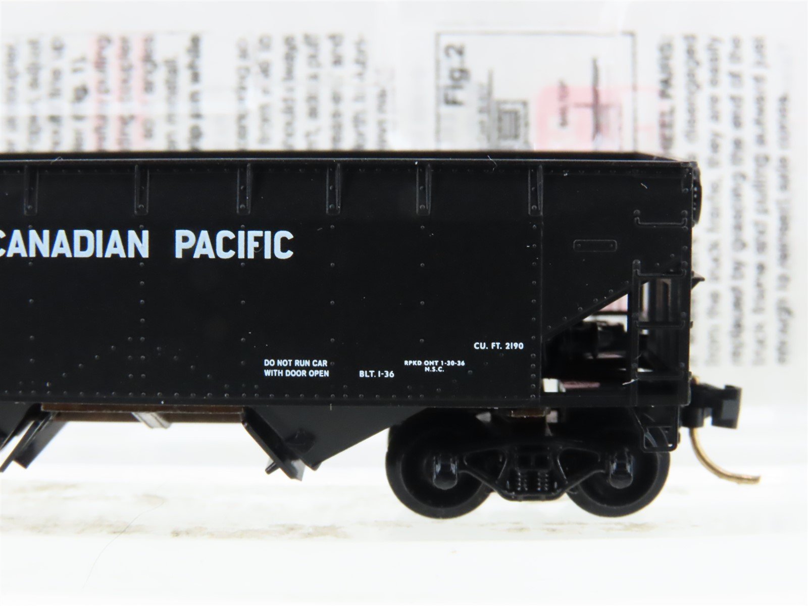N Micro-Trains MTL 55150 CP Canadian Pacific 2-Bay Offset-Side Hopper #354037