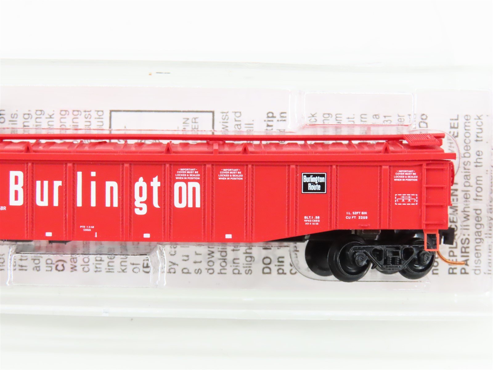 N Scale Micro-Trains MTL 10600240 CB&Q Burlington 50' Covered Gondola #83107