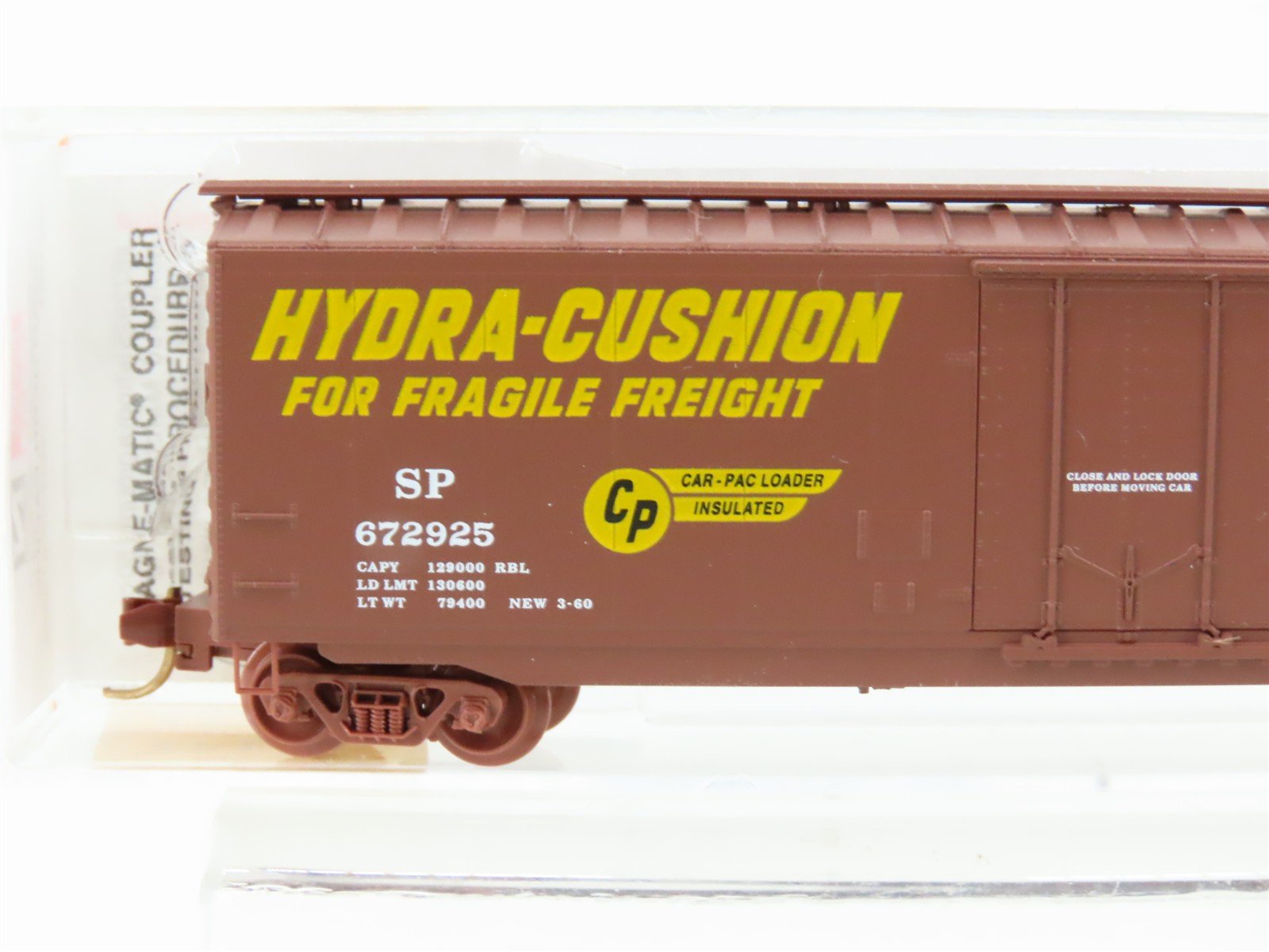 N Scale Micro-Trains MTL 32160 SP Southern Pacific 50' Plug Door Box Car #672925