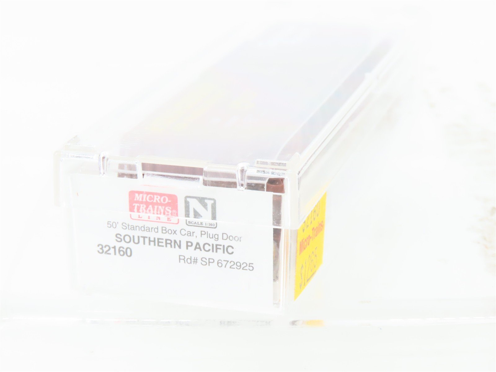 N Scale Micro-Trains MTL 32160 SP Southern Pacific 50' Plug Door Box Car #672925