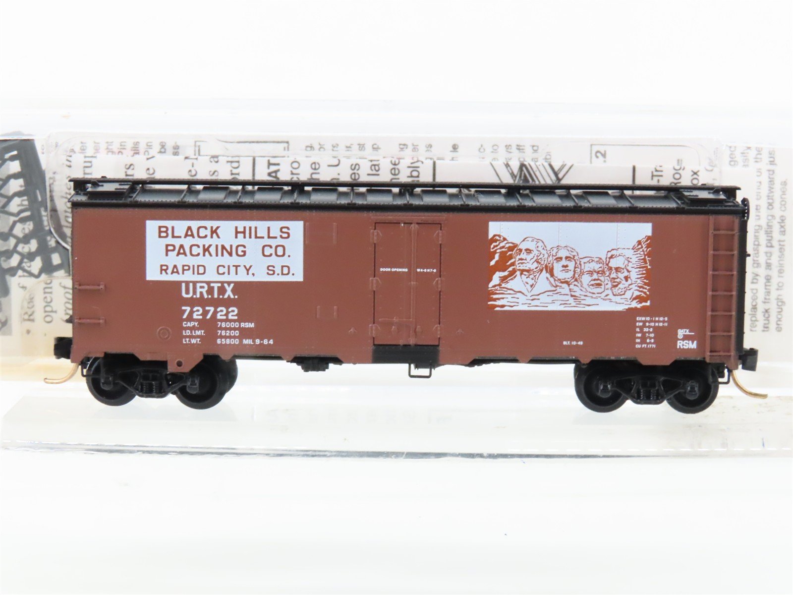 N Scale Micro-Trains MTL 59530 URTX Black Hills Packing Co 40' Reefer #72722
