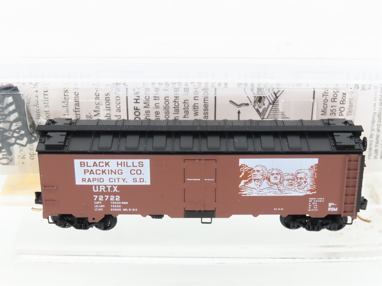 N Scale Micro-Trains MTL 59530 URTX Black Hills Packing Co 40' Reefer #72722