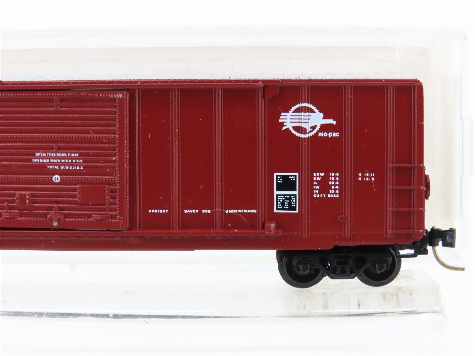 N Scale Micro-Trains MTL 26040 MP Missouri Pacific Railroad 50' Box Car #367926