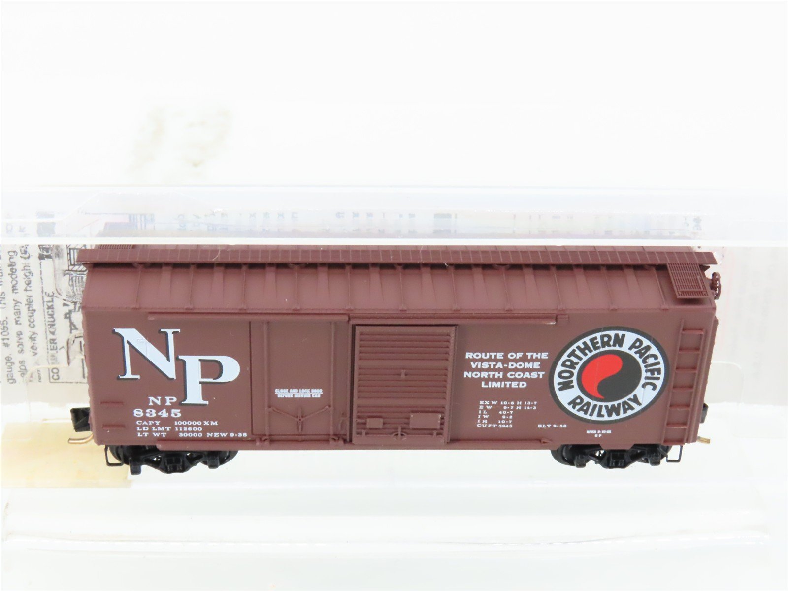N Micro-Trains MTL 22040 NP Northern Pacific 40' Combination Door Box Car #8345