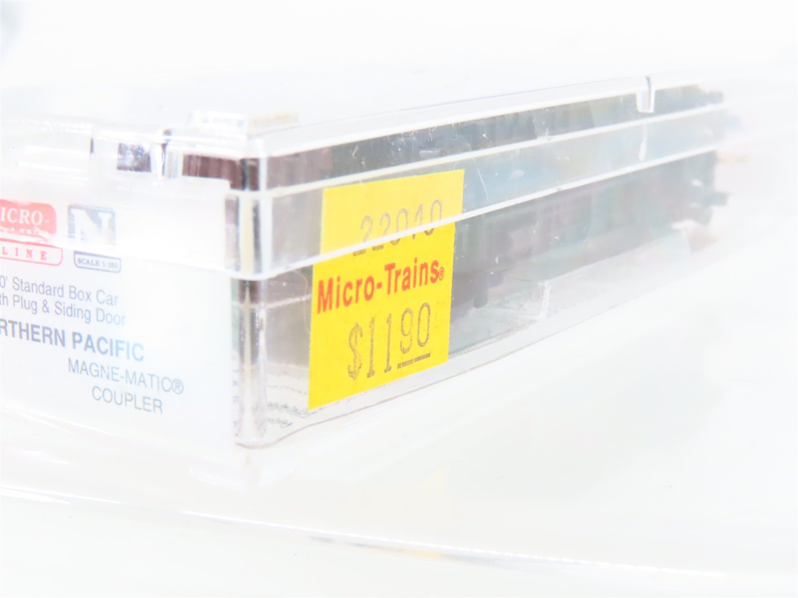 N Micro-Trains MTL 22040 NP Northern Pacific 40' Combination Door Box Car #8345