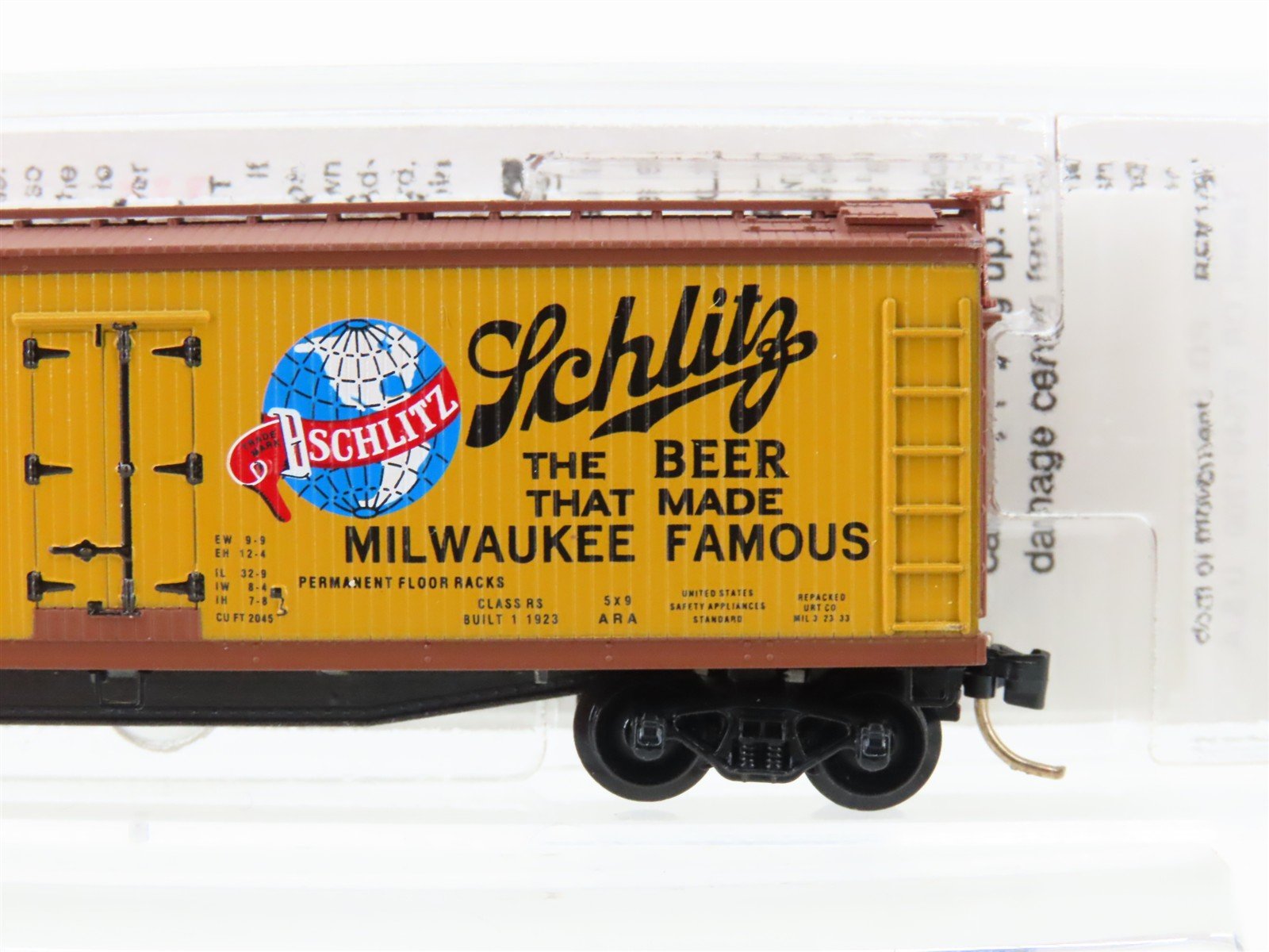 N Scale Micro-Trains MTL 49420 URTC Schlitz Beer 40' Wood Reefer #92132