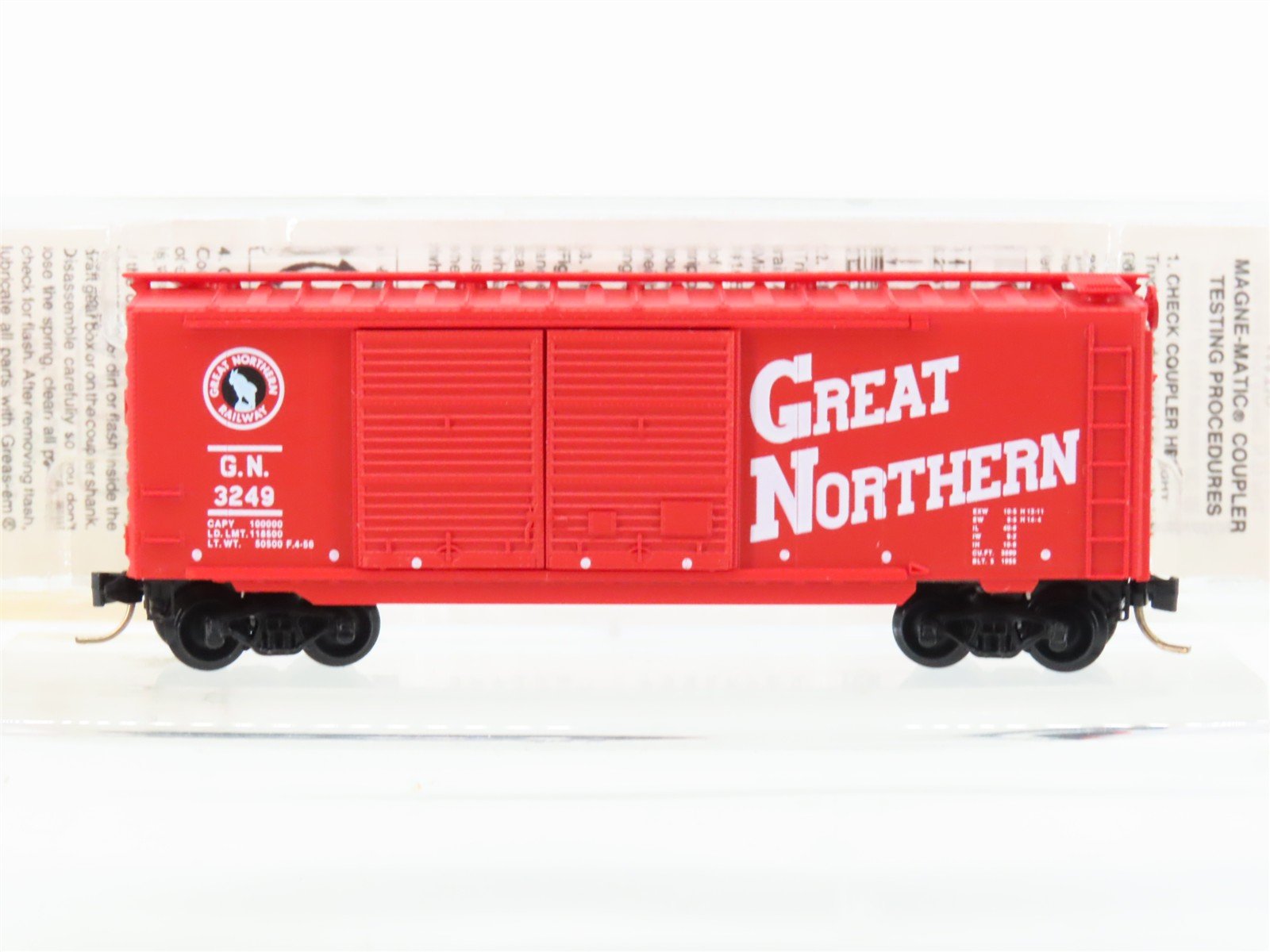 N Scale Micro-Trains MTL 23200 GN Great Northern 40' Double Door Box Car #3249