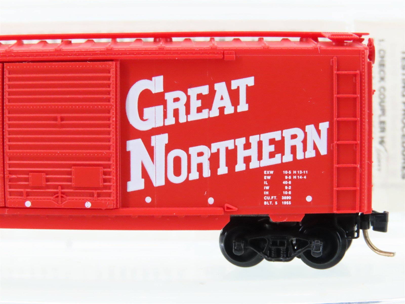 N Scale Micro-Trains MTL 23200 GN Great Northern 40' Double Door Box Car #3249