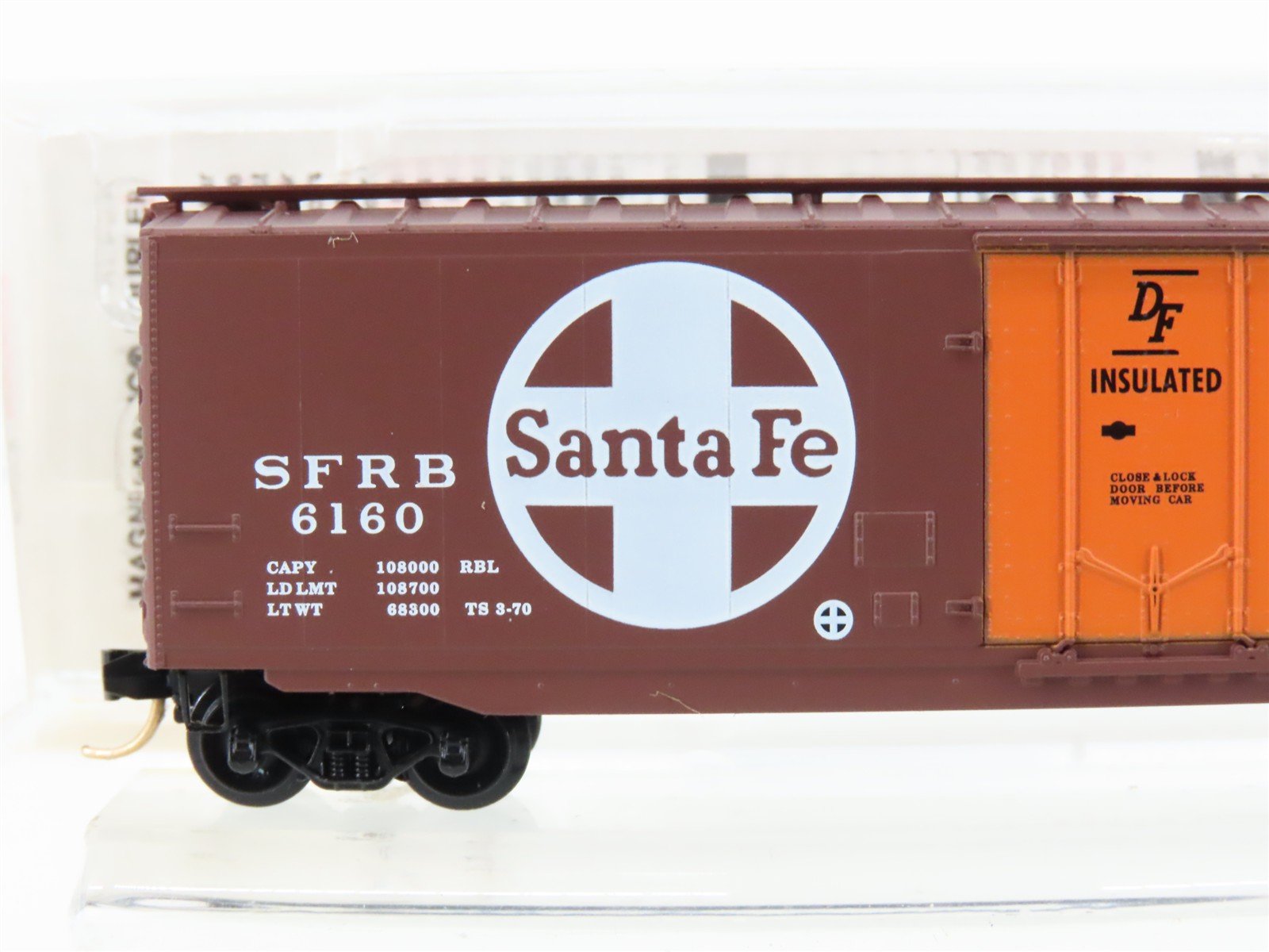 N Scale Micro-Trains MTL 32050/2 SFRB Santa Fe 50' Plug Door Box Car #6160