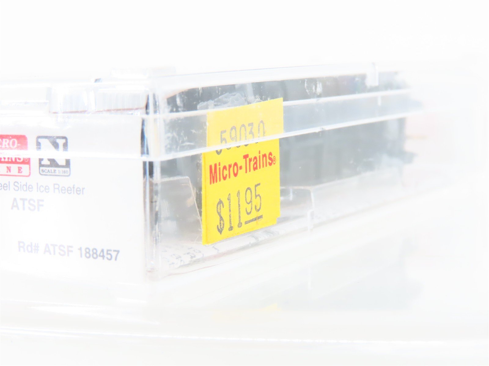 N Scale Micro-Trains MTL 59030 ATSF Santa Fe 40' Steel Side Ice Reefer #188457