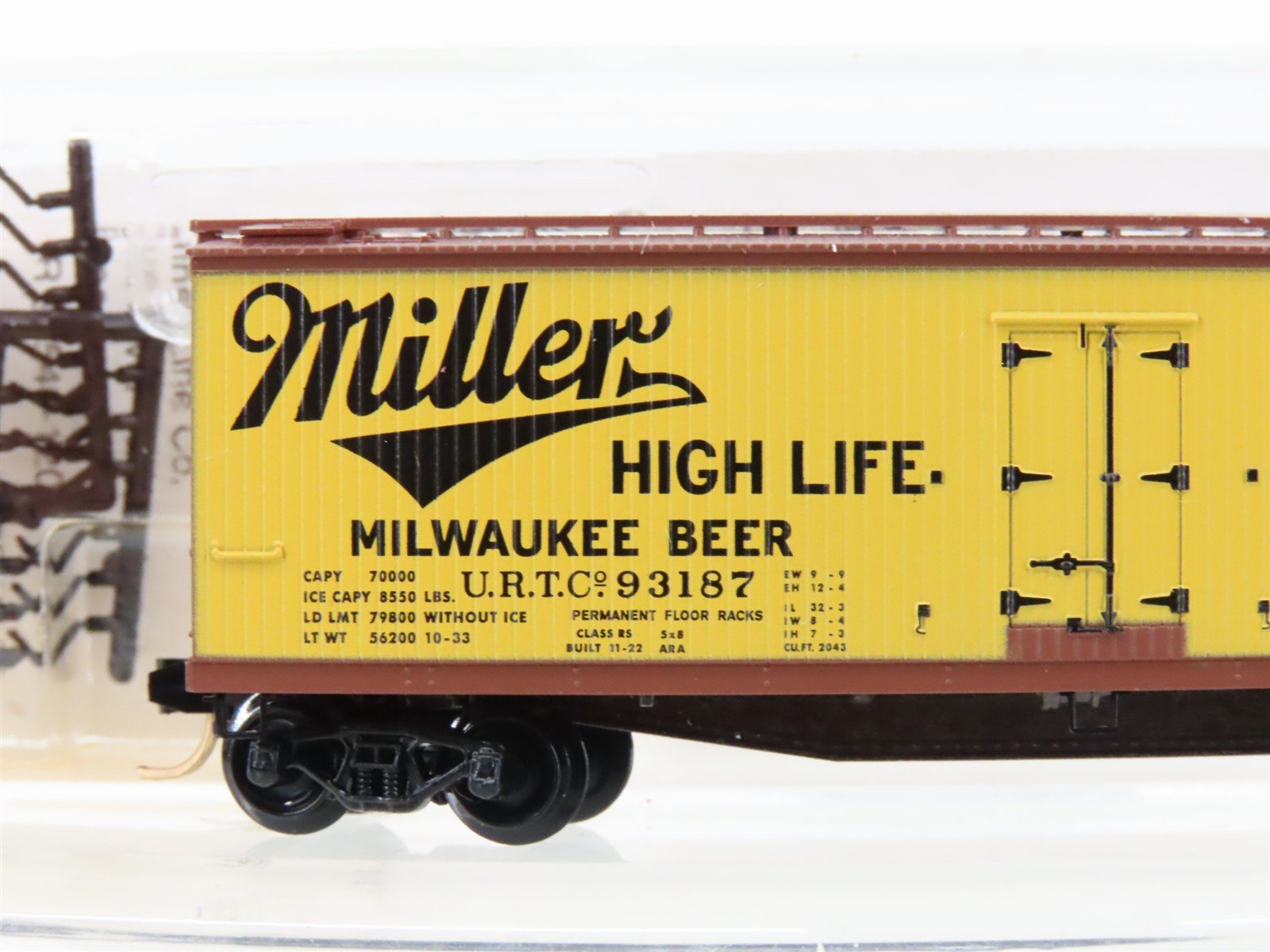 N Scale Micro-Trains MTL 49410 URTC Miller High Life Beer 40' Reefer #93187