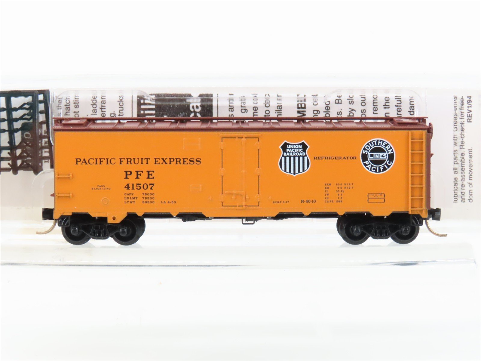 N Scale Micro-Trains MTL 59520 PFE Pacific Fruit Express 40' Steel Reefer #41507