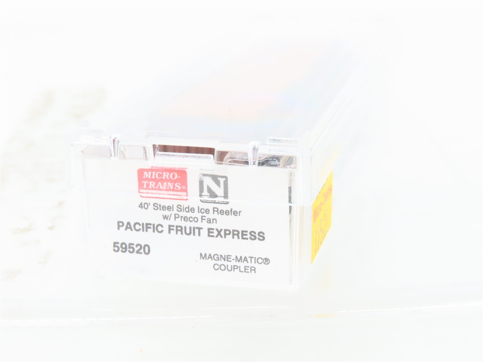 N Scale Micro-Trains MTL 59520 PFE Pacific Fruit Express 40' Steel Reefer #41507