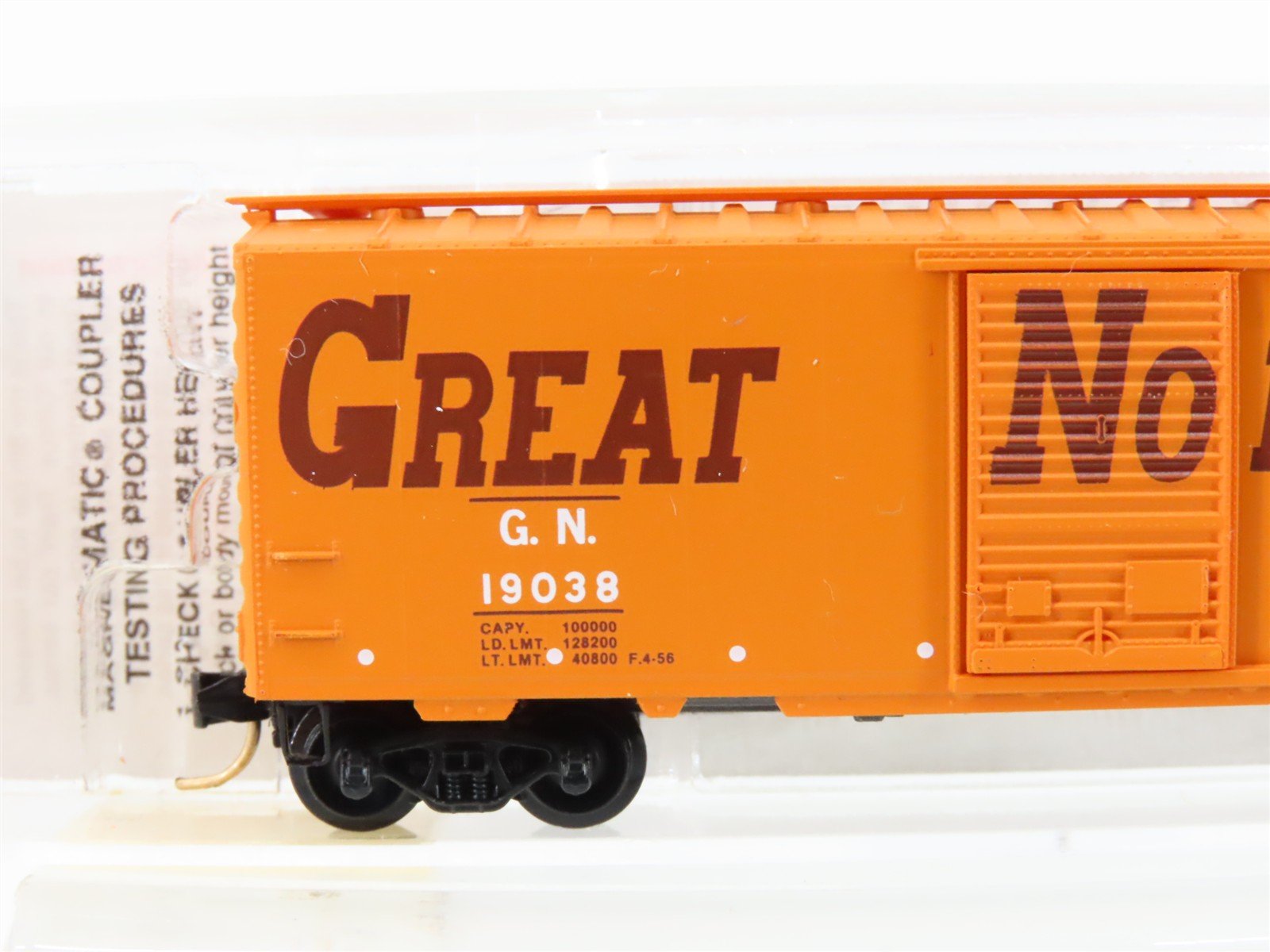 N Scale Micro-Trains MTL 20166 GN Great Northern 40' Single Door Box Car #19038