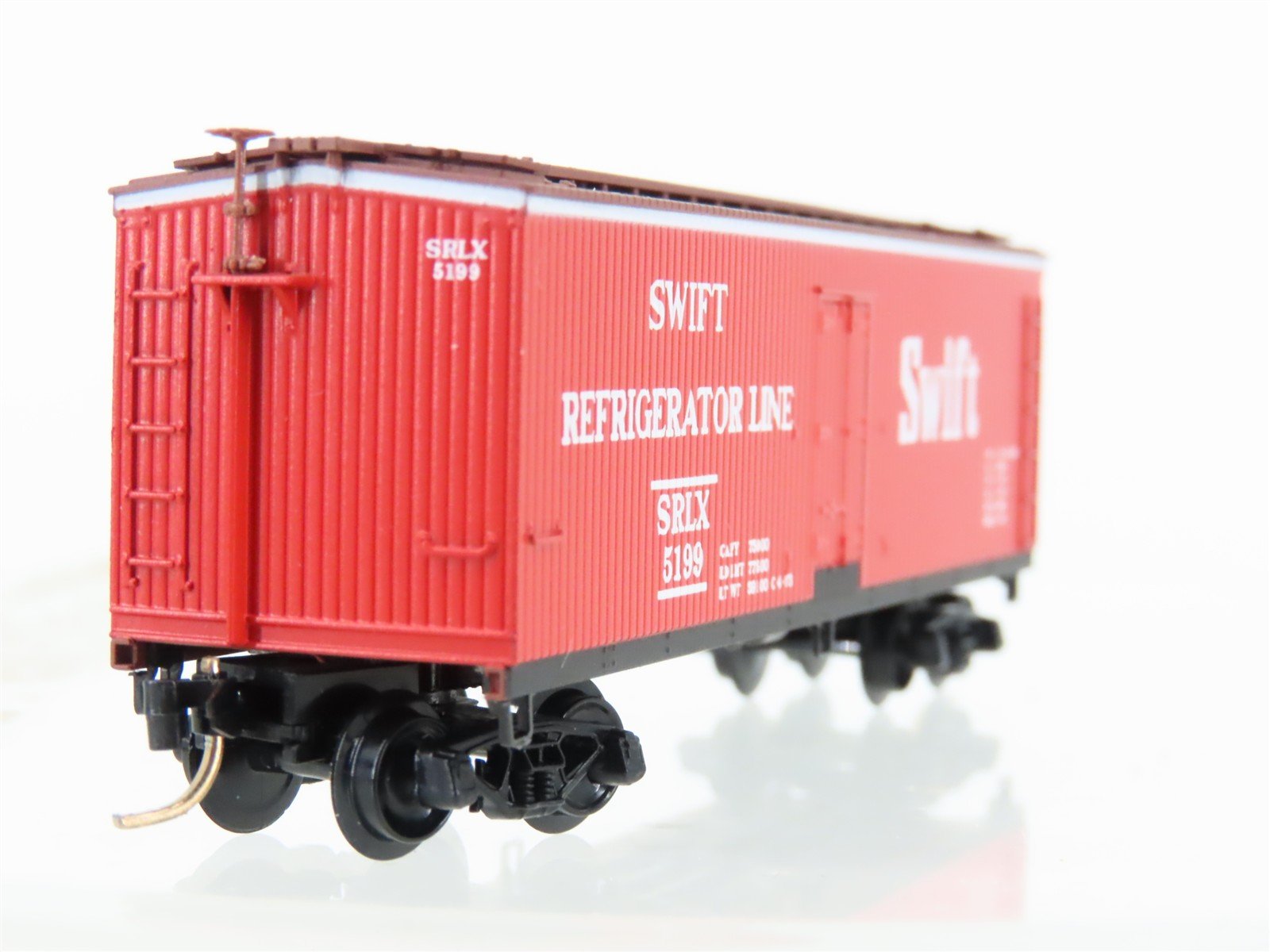 N Micro-Trains MTL 49400 SRLX Swift Refrigerator Line 40' Wood Reefer #5199