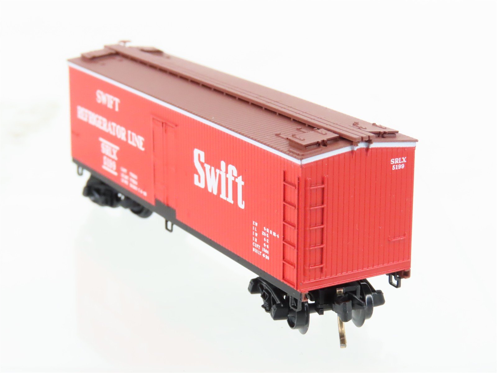 N Micro-Trains MTL 49400 SRLX Swift Refrigerator Line 40' Wood Reefer #5199