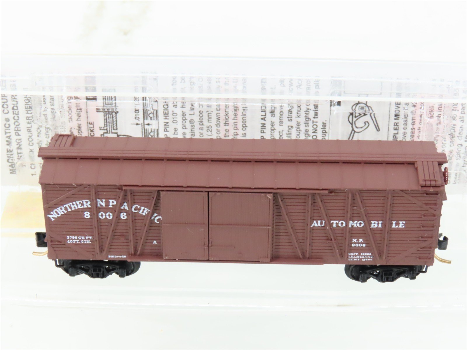 N Scale Micro-Trains MTL 29030 NP Northern Pacific Railroad 40' Box Car #8006