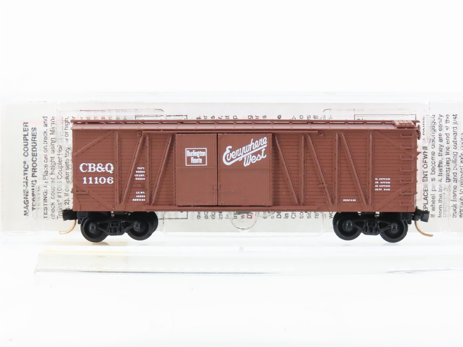 N Scale Micro-Trains MTL 29060 CB&Q Burlington Route 40' Box Car #11106