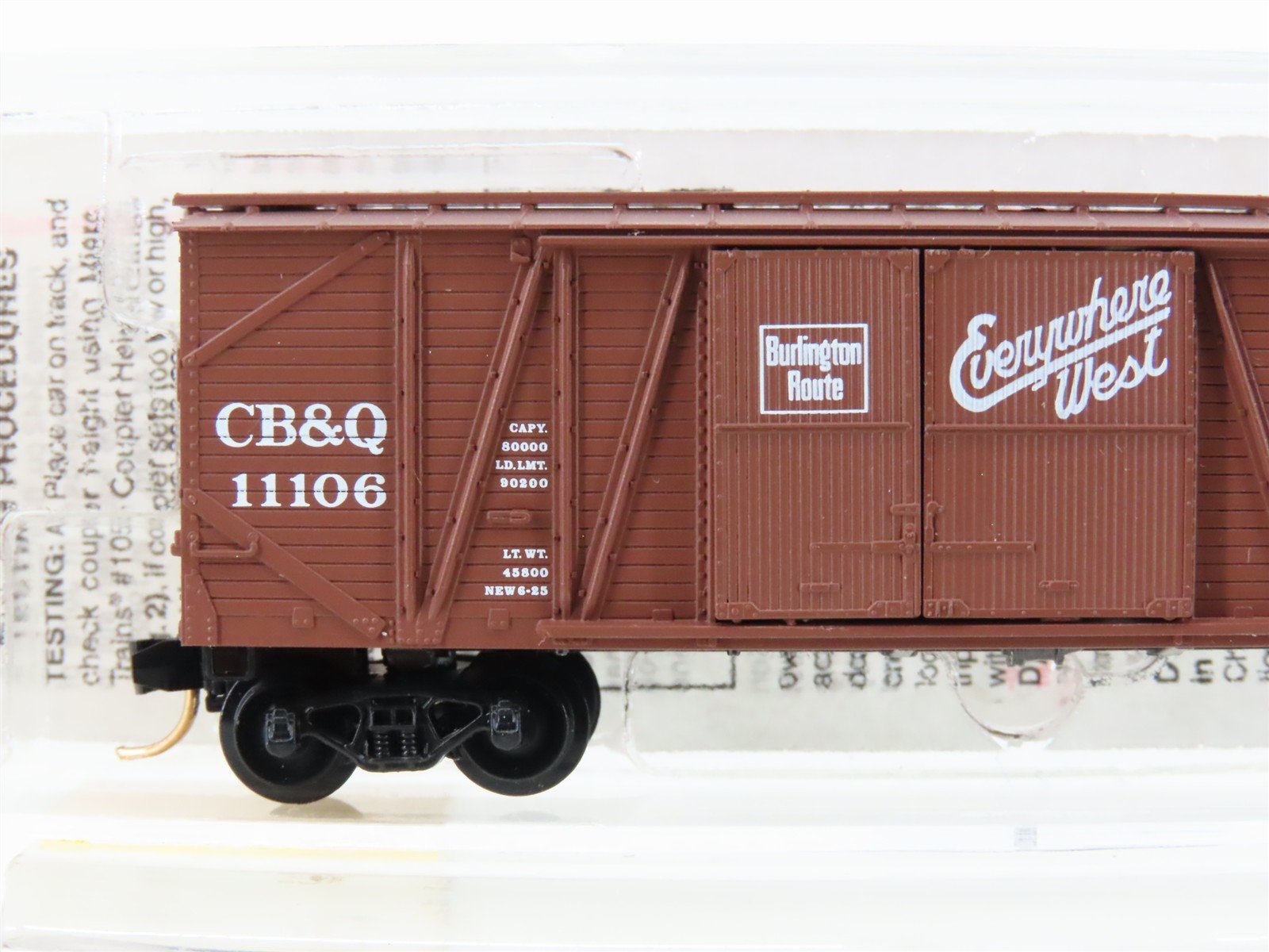 N Scale Micro-Trains MTL 29060 CB&Q Burlington Route 40' Box Car #11106