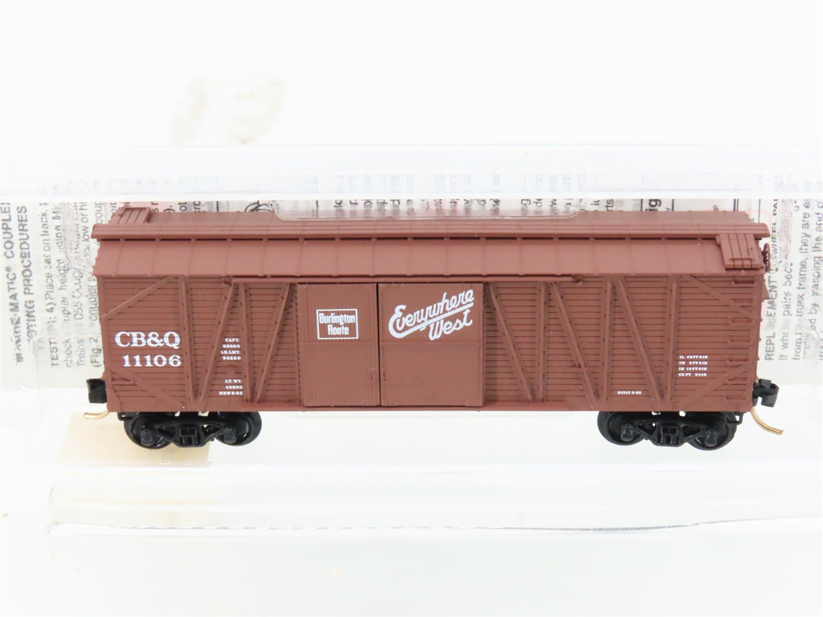 N Scale Micro-Trains MTL 29060 CB&Q Burlington Route 40' Box Car #11106
