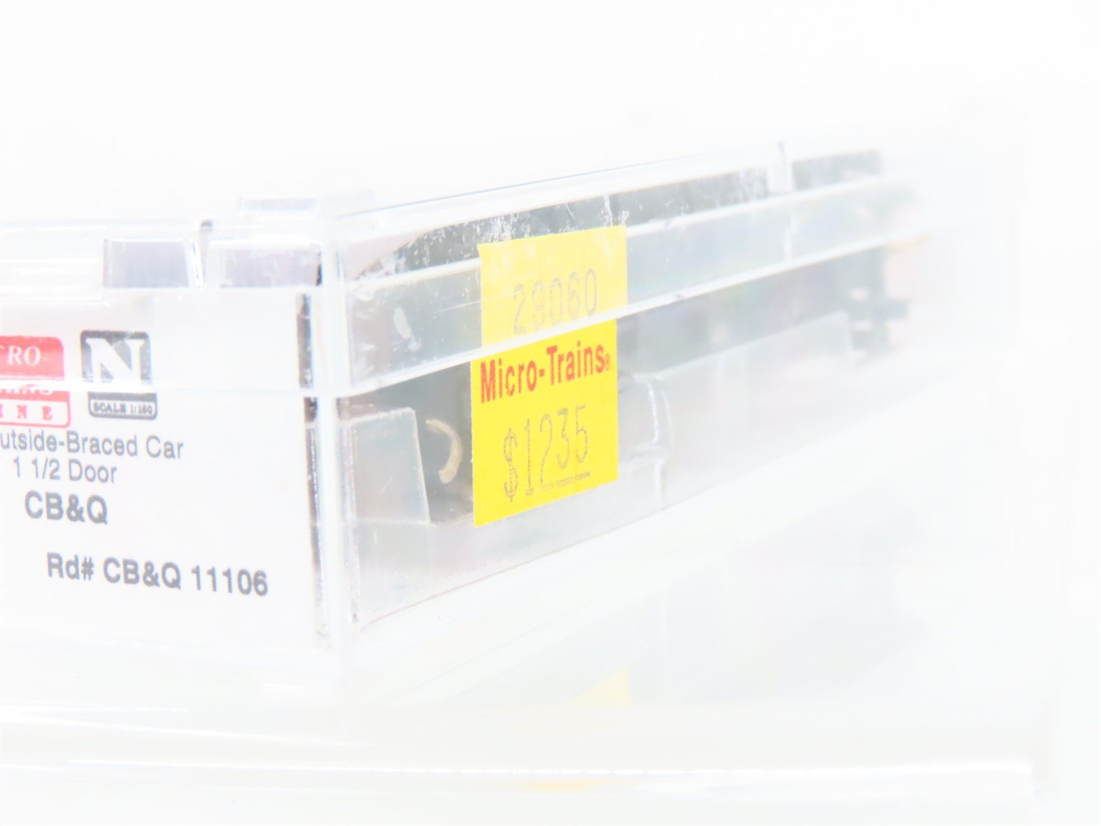 N Scale Micro-Trains MTL 29060 CB&Q Burlington Route 40' Box Car #11106