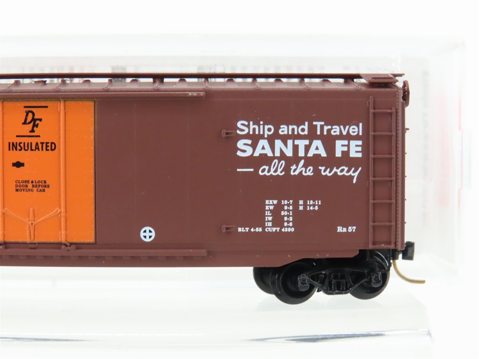 N Scale Micro-Trains MTL 32050/1 SFRB Santa Fe 50' Plug Door Box Car #6153